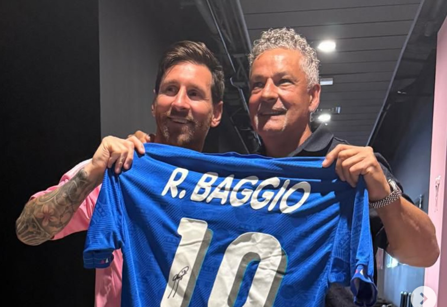 Ο Μπάτζιο χάρισε φανέλα του στον Μέσι κι εκείνος ενθουσιάστηκε (pic)