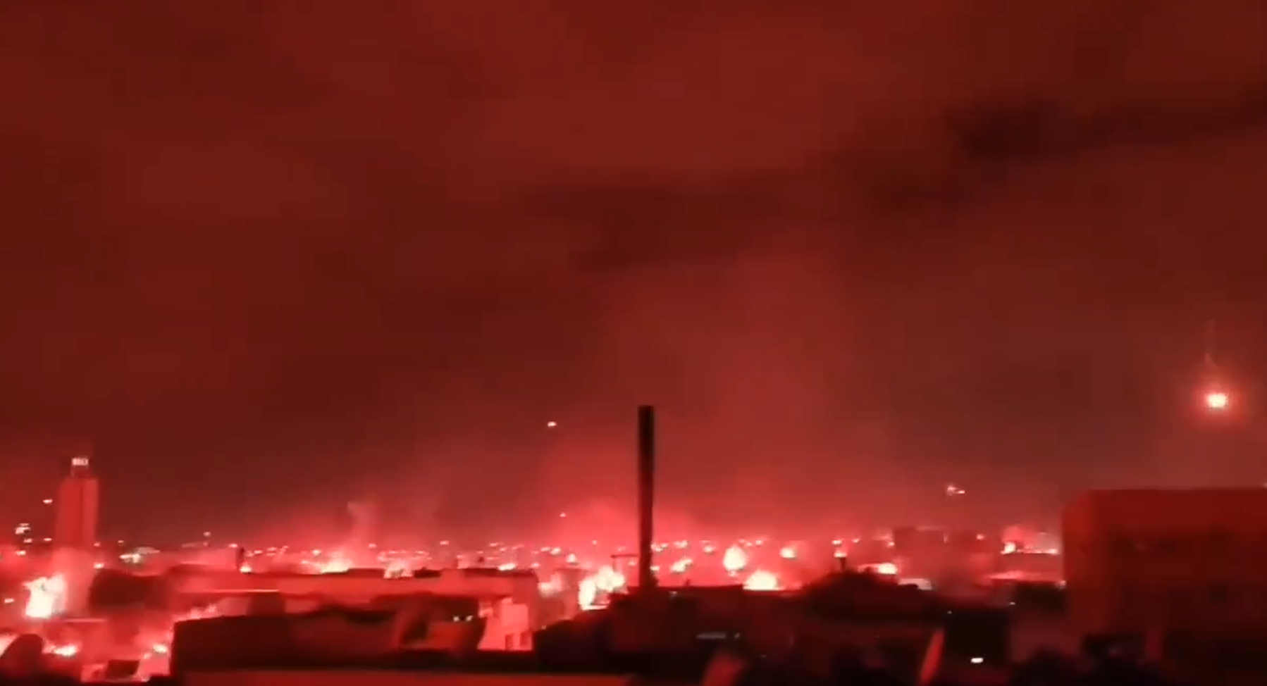 Οι οπαδοί της Ράγια Καζαμπλάνκα έβαλαν φωτιά σε όλη τη πόλη! (videos)