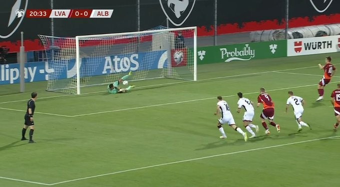 O Στρακόσια έπιασε πέναλτι στο Λετονία-Αλβανία (video)