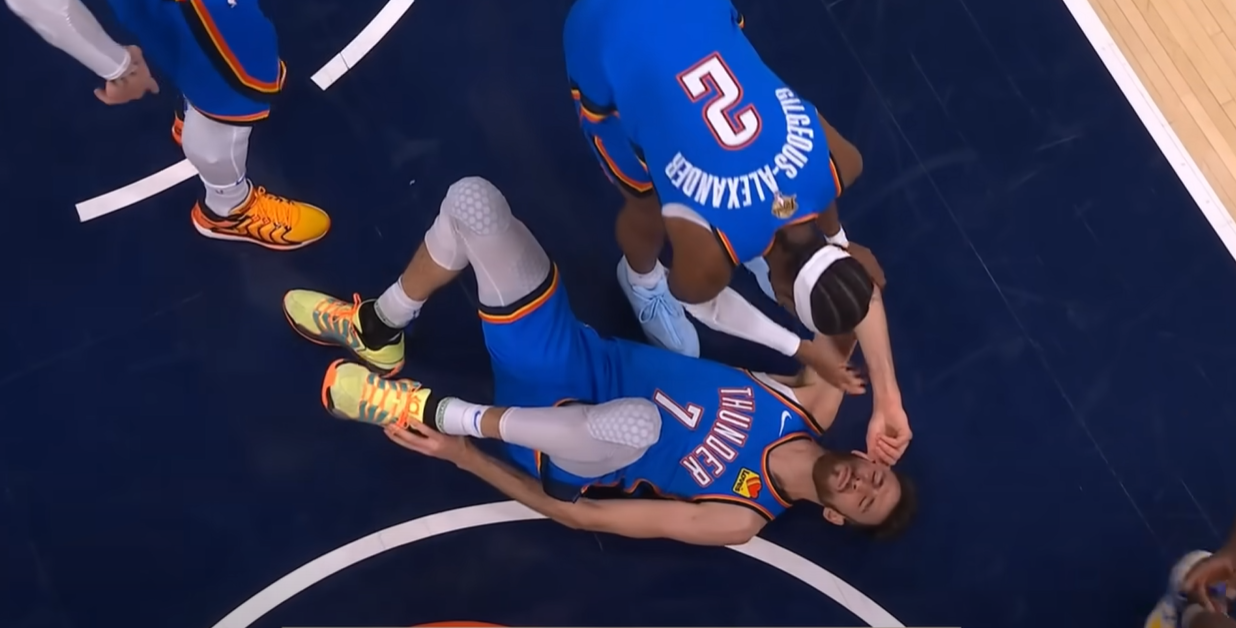 «Σε χρειαζόμαστε, σήκω πάνω»: Ο Σέι δεν αφήνει στους συμπαίκτες του ούτε χρόνο να... τραυματιστούν (video)