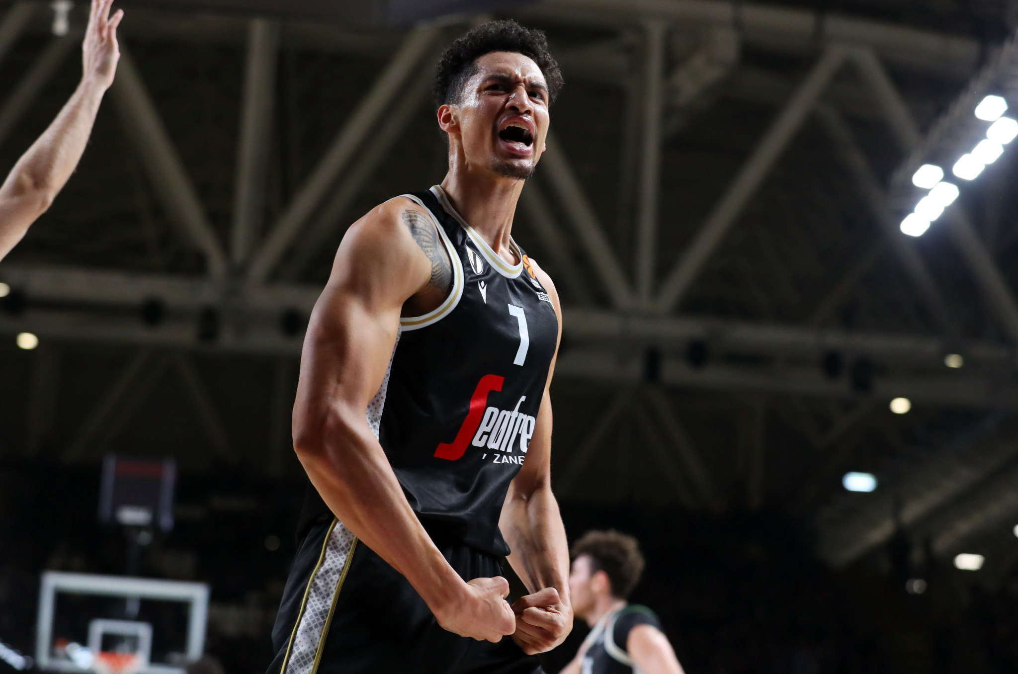 Κοντά στον Ισμαέλ Μπακό η Παρί