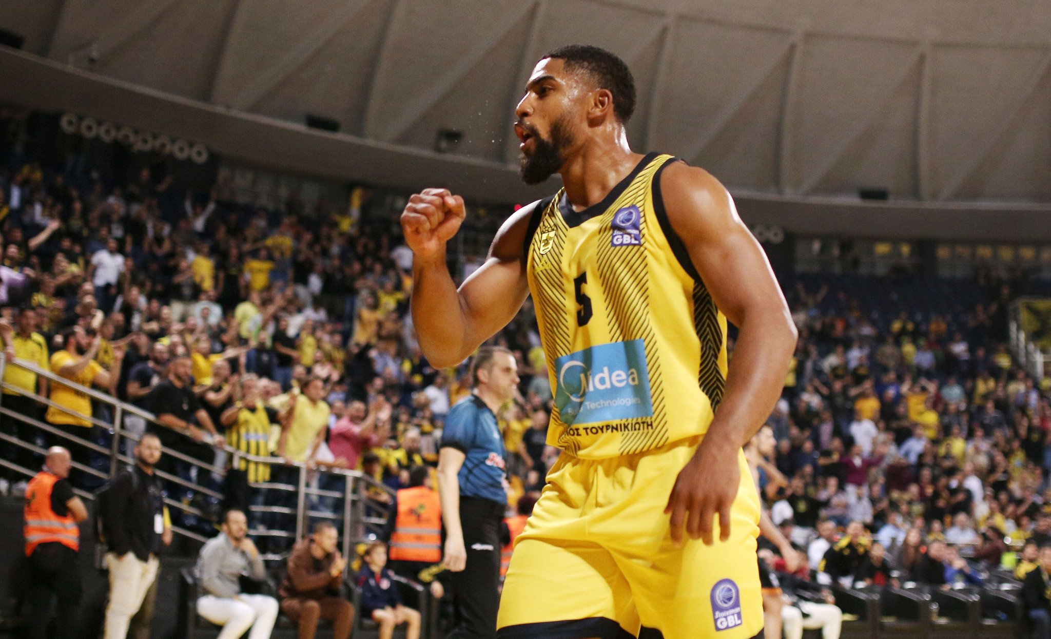 Ο Άρης θέλει να φέρει ξανά στη Θεσσαλονίκη τους Ντε Τζούλιους και Χάνλαν