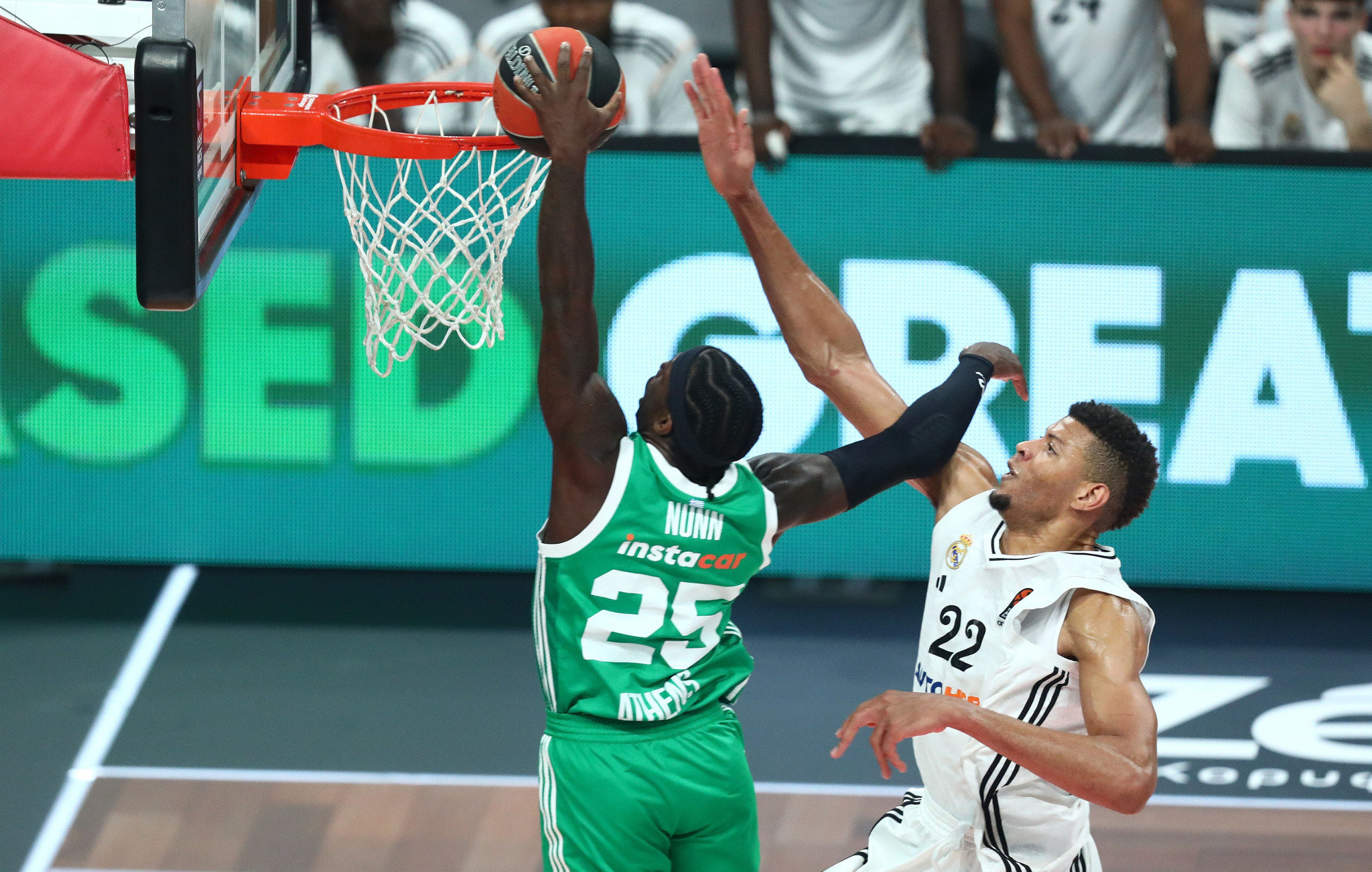 Dunk party στο φετινό top10 της Euroleague - Εντός λίστας ο MVP Κέντρικ Ναν