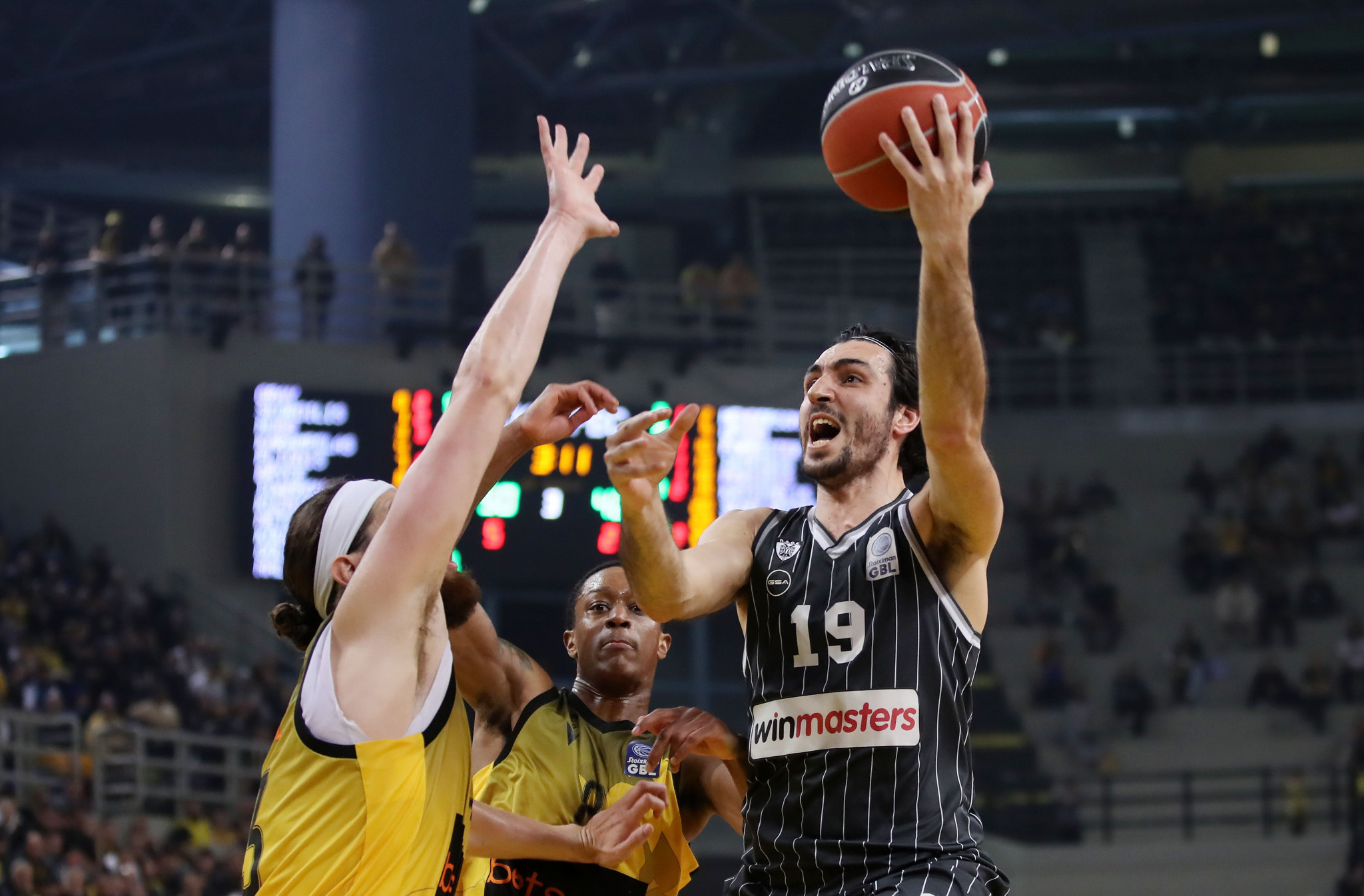 Παρακολουθεί στενά τον Κατσίβελη η ΑΕΚ