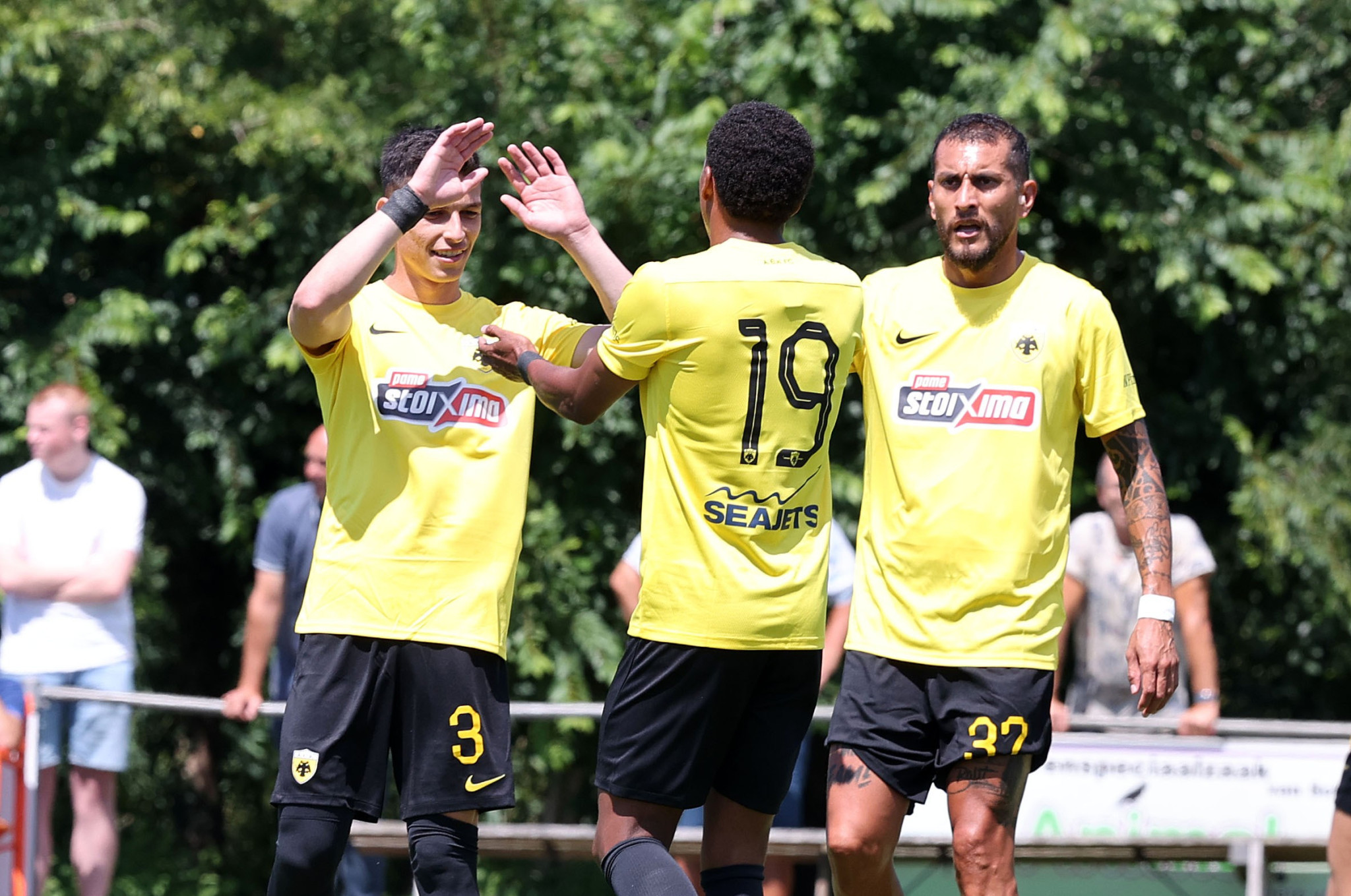 Ξεμούδιασε με εξάρα η ΑΕΚ και MVP τον Ελίασον