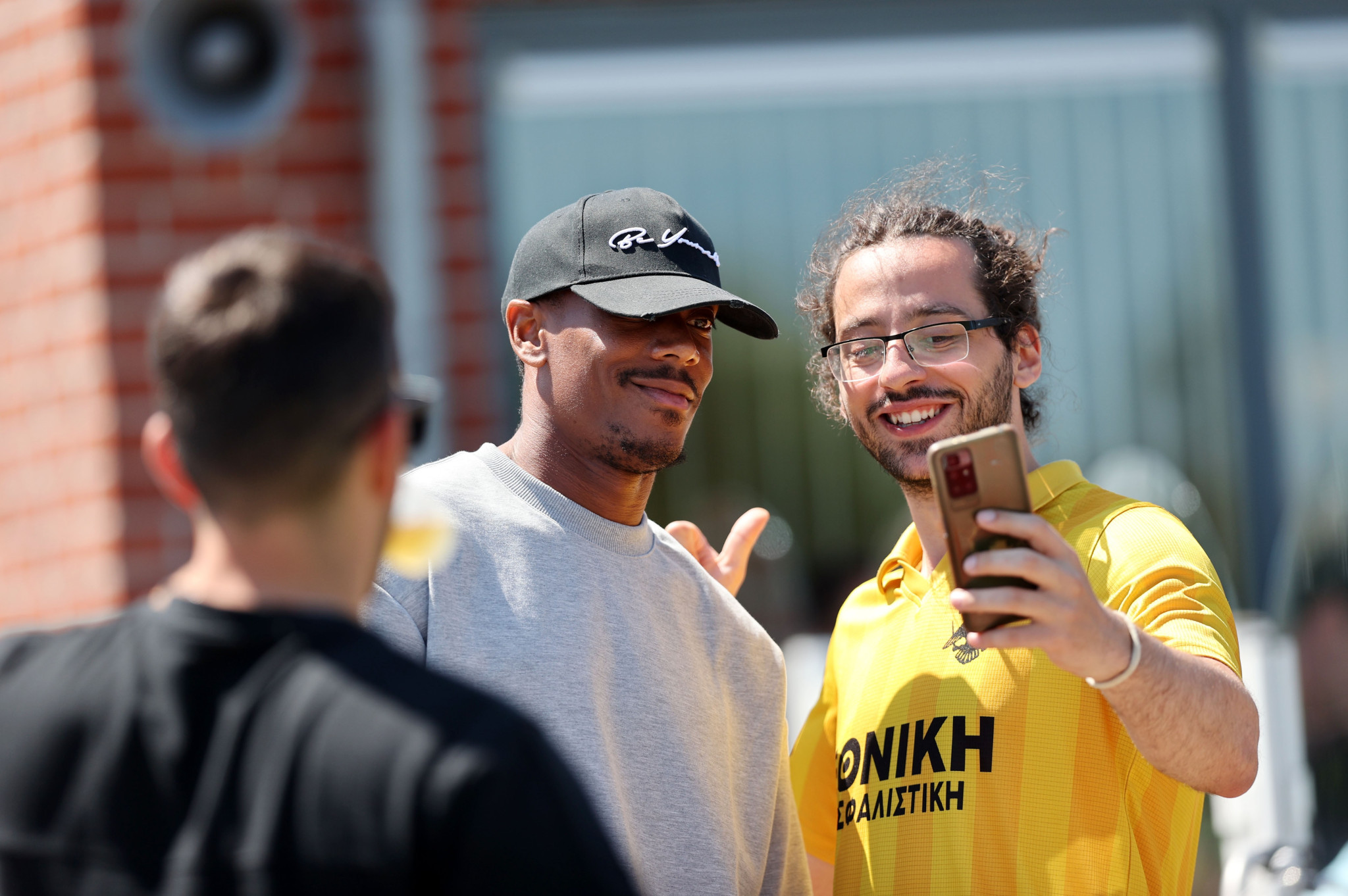 Ο Μαρσιάλ έφτασε στην Ολλανδία για την ΑΕΚ (video)