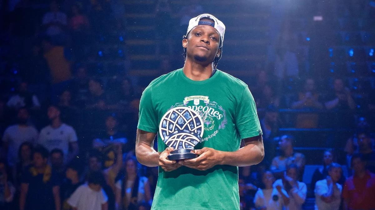 Κάτοικος Βελιγραδίου για χάρη του Ερυθρού Αστέρα ο Κάρτερ