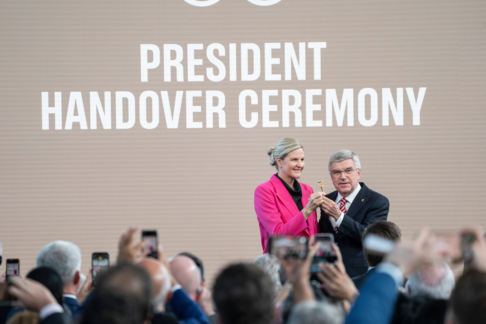 ΔΟΕ: Ο Μπαχ παρέδωσε κι επίσημα τη σκυτάλη στην Κόβεντρι