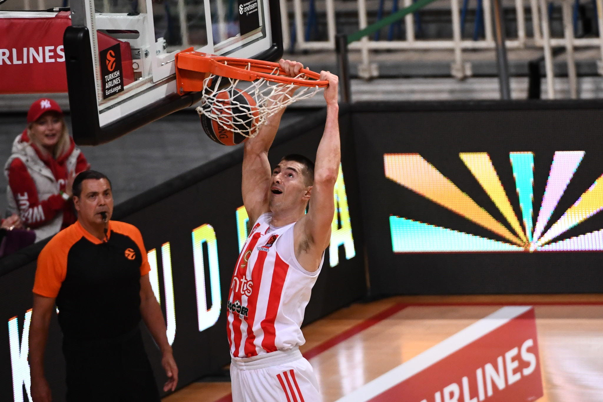 Τέλος σε μία κοινή πορεία 10 ετών: Ο Μίτροβιτς αποχωρεί από τον Ερυθρό Αστέρα