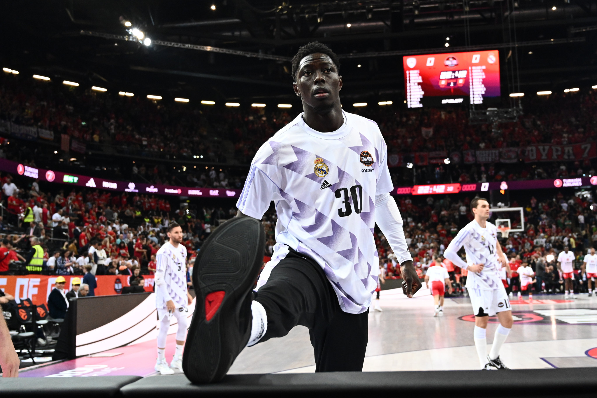 Δεύτερος παίκτης της Ρεάλ μεταφέρεται στο NBA: Από το... παράθυρο στους Χοκς ο Έλι Εντιαγέ