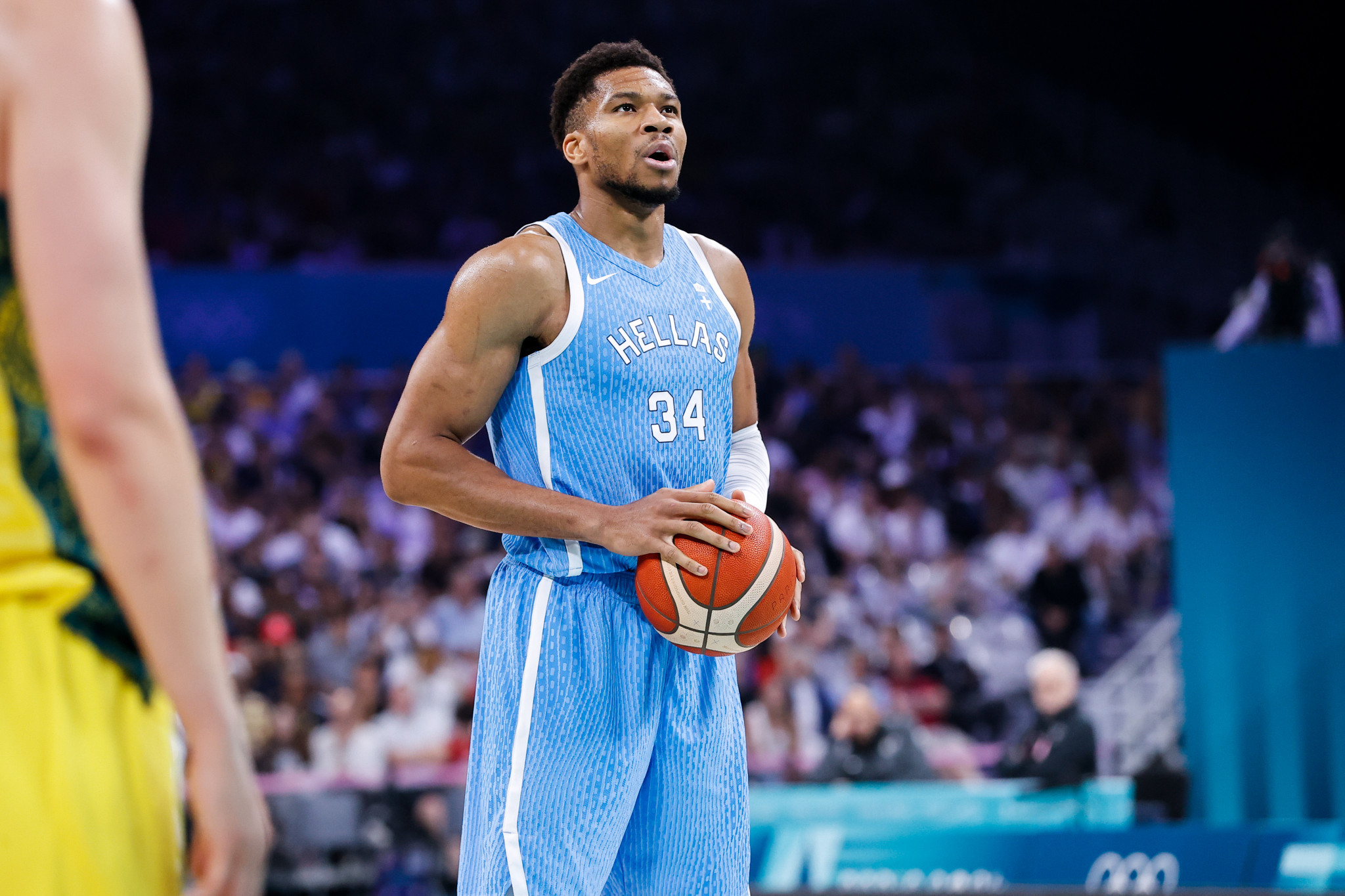 Γιάννης Αντετοκούνμπο: «Τα παιδιά μου δεν μαθαίνουν μόνο ελληνικά αλλά και την κουλτούρα μας»