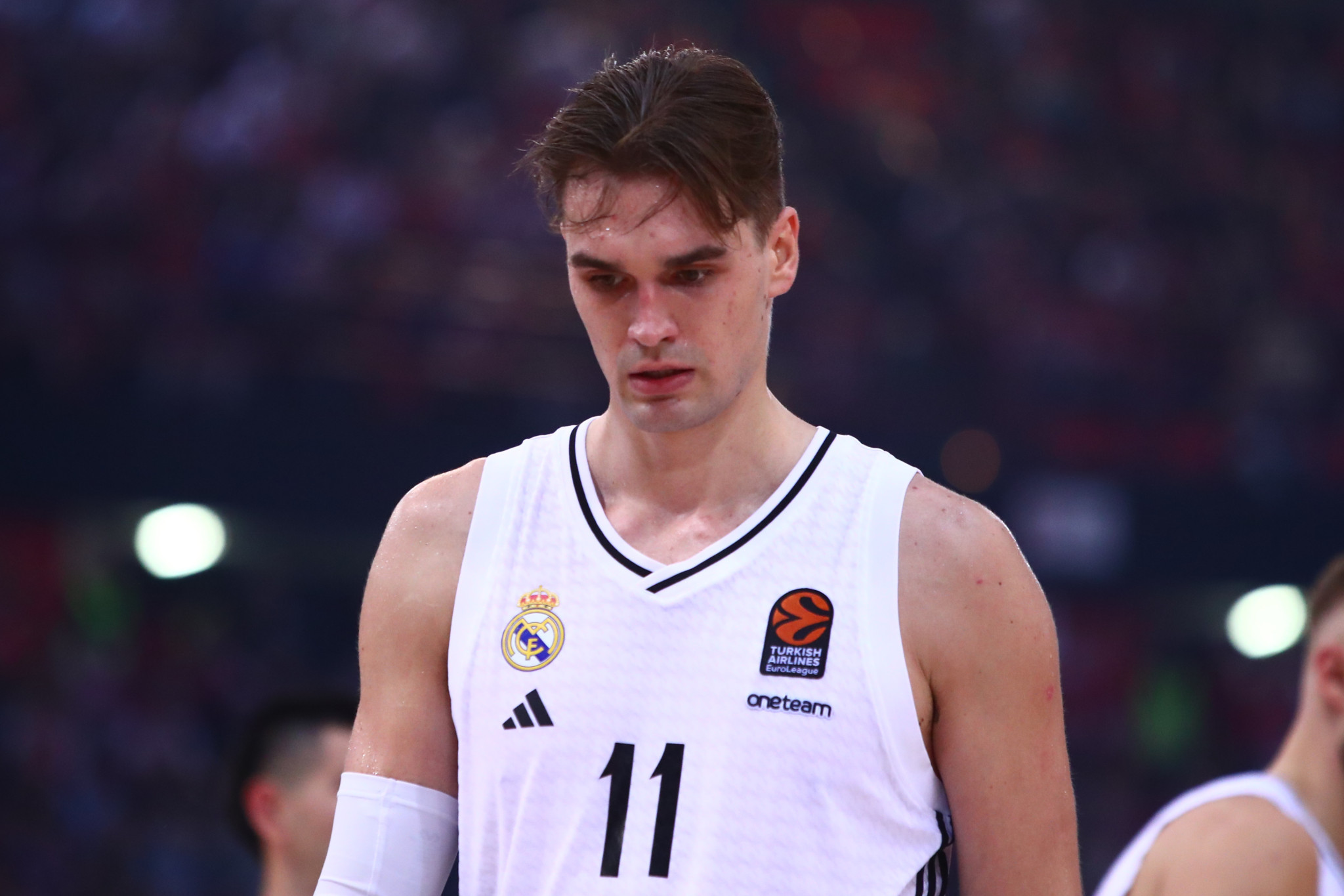 Χεζόνια: «Πρέπει να μιλήσουμε με τη διοίκηση για το μέλλον όλων μας»