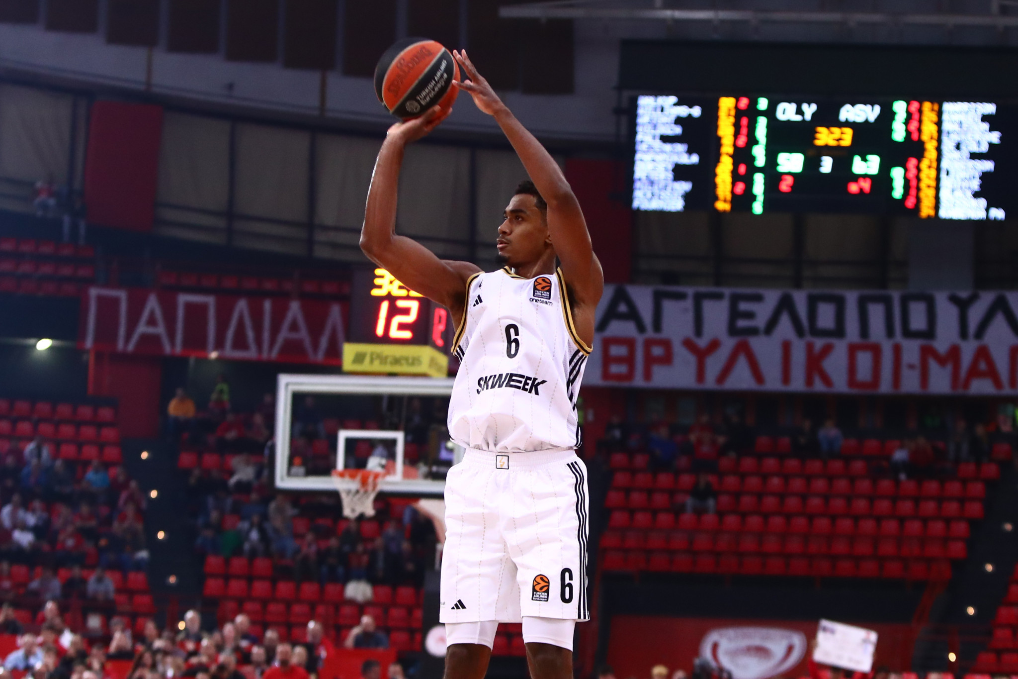 Ο Πάρκερ επιβεβαίωσε τη μετακίνηση του Μαλεντόν στη Ρεάλ Μαδρίτης και του Σακό στη Βαλένθια