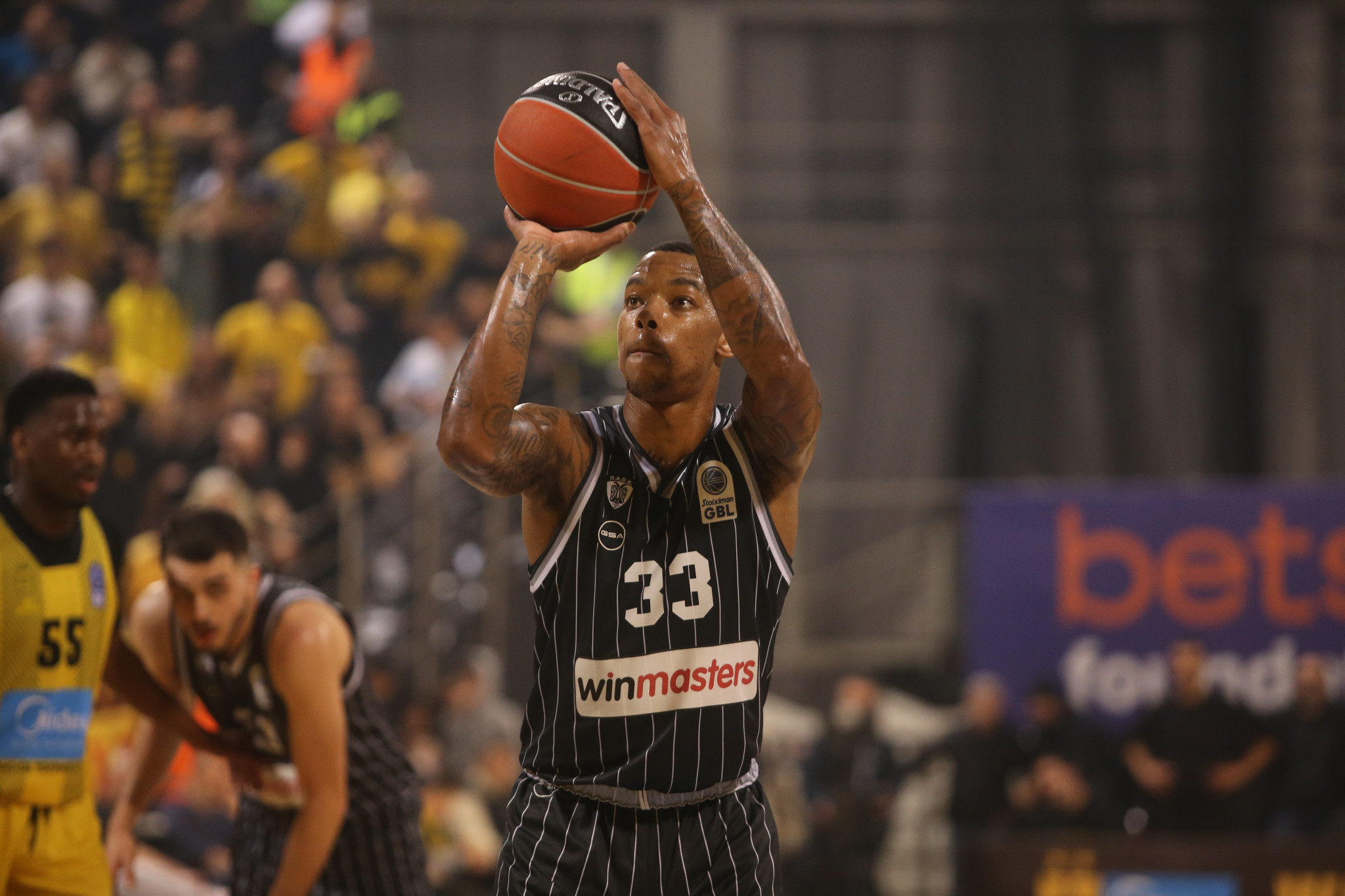 Κοντά στους Λόντον Λάιονς ο Σαβάρ Ρέινολντς