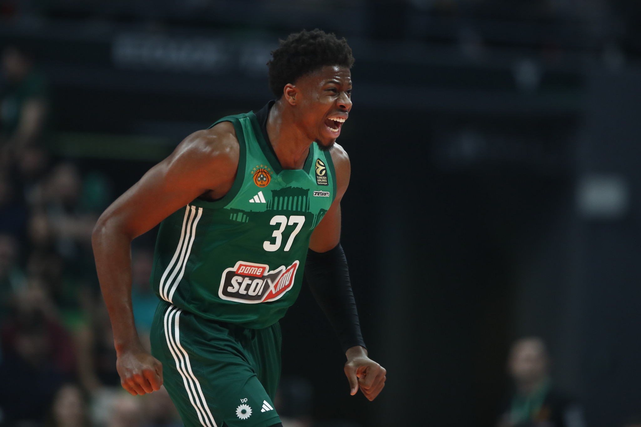 Η Παρί ενδιαφέρεται για τον Κώστα Αντετοκούνμπο