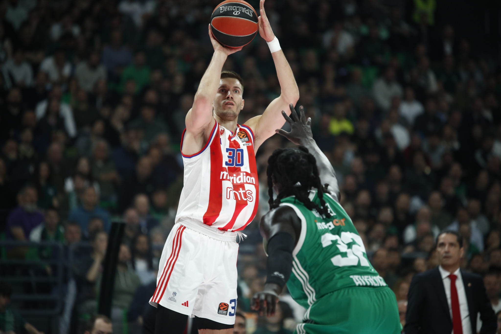 Οι Άραβες θέλουν τον Πετρούσεφ στην Dubai BC - Κατέθεσαν πρόταση στον Ολυμπιακό