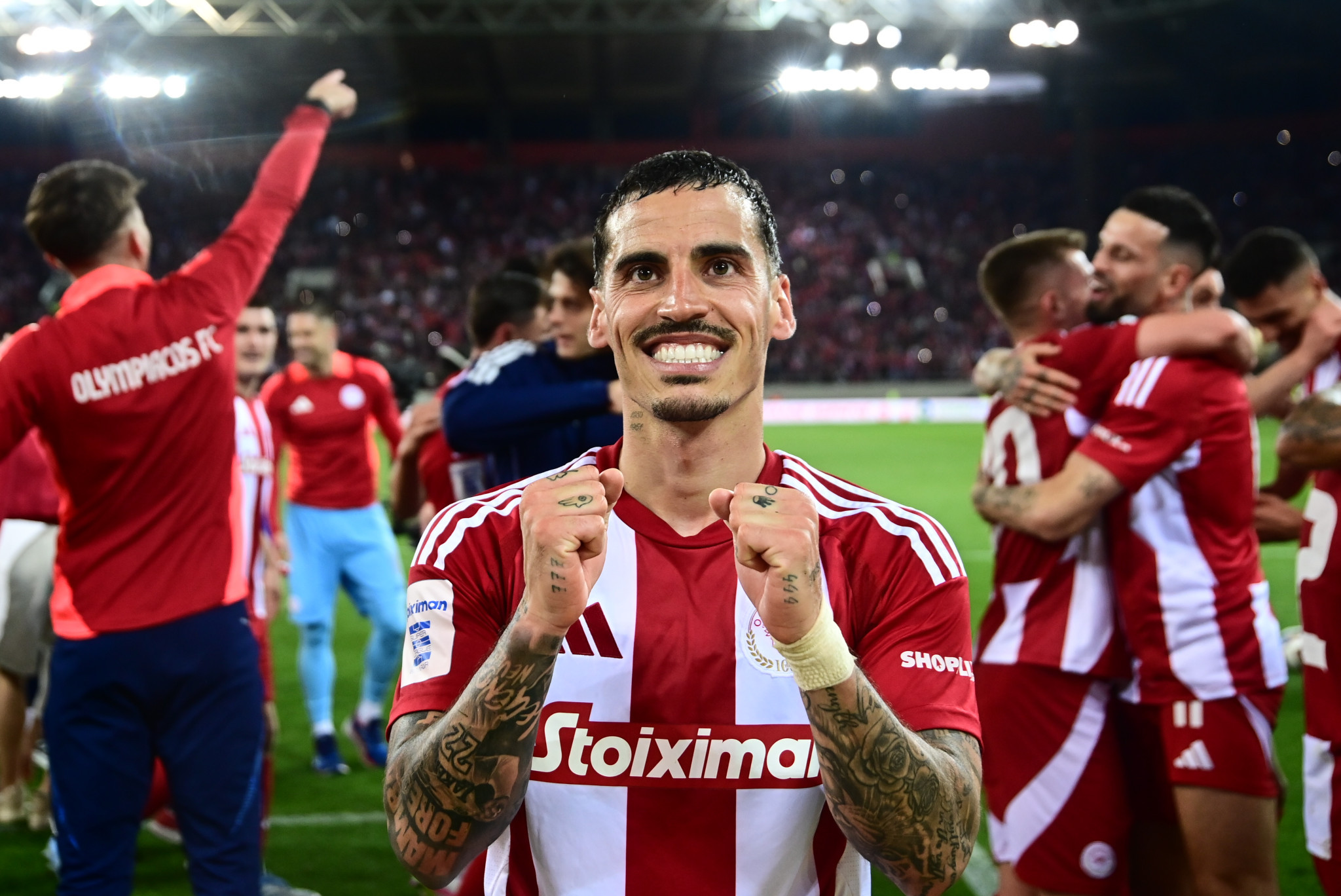 Ποια Αλ Σαμπάμπ; Δεν κουνιέται από τον Ολυμπιακό ο Τσικίνιο και υπογράφει νέο συμβόλαιο