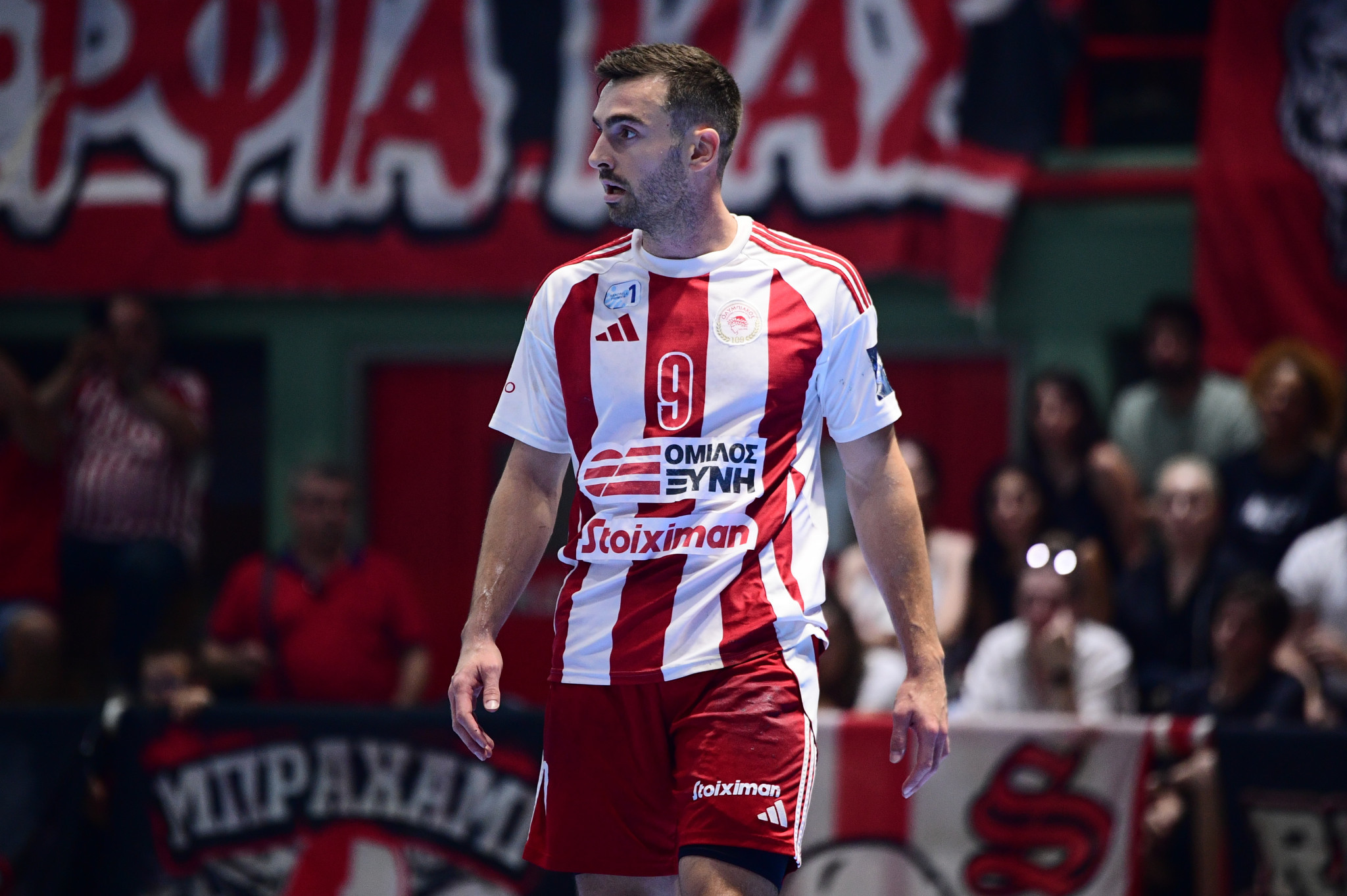 Συνεχίζει στον Ολυμπιακό ο Ιβάν Βίντα