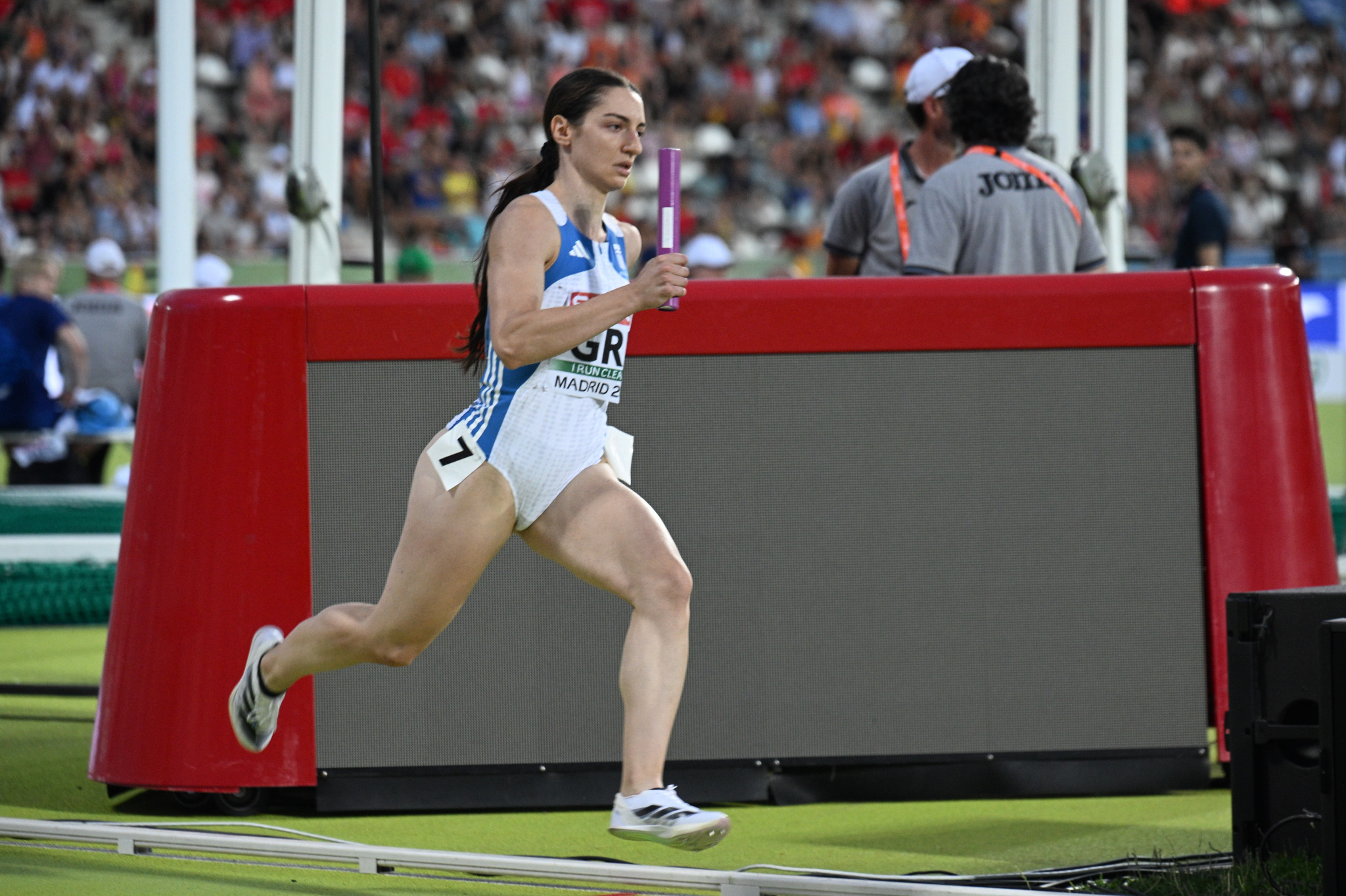 Πανελλήνιο ρεκόρ η 4x400μ μεικτή με την... σπρίντερ Τσουκαλά τέταρτη!