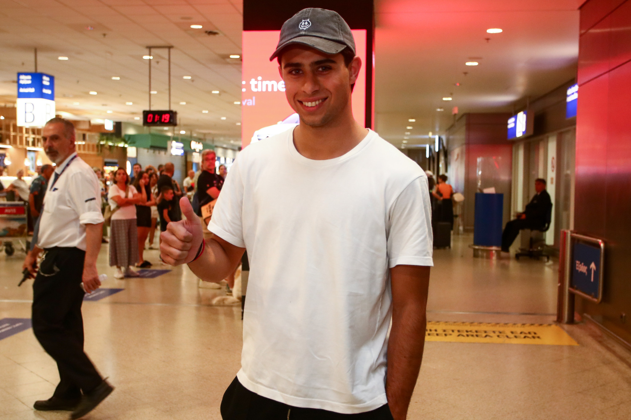 Στην Ελλάδα για τον Ολυμπιακό ο Σιπιόνι: «Ο Έσε μου είπε ότι είναι απ' τους μεγαλύτερους συλλόγους στην Ευρώπη»