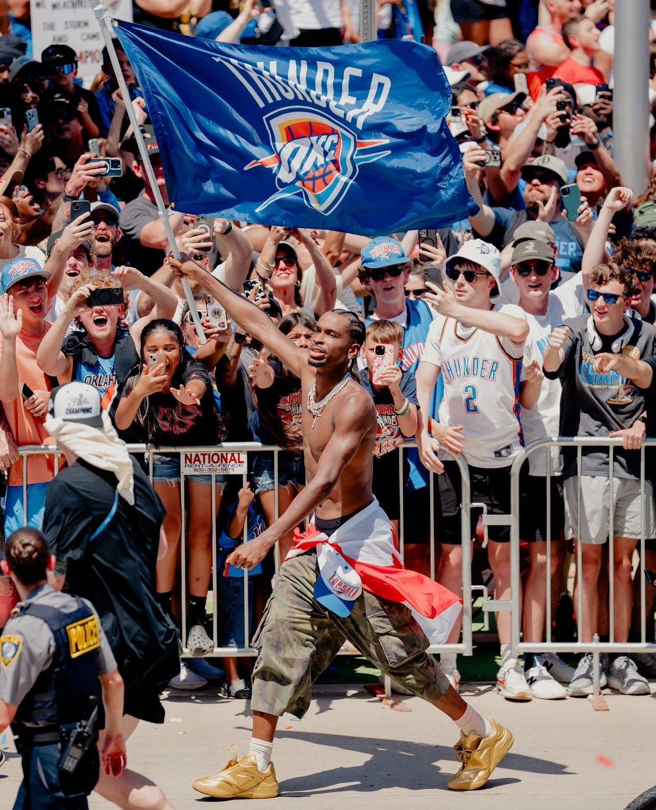 «Πανζουρλισμός» στην Οκλαχόμα Σίτι - Στο πόδι η πόλη για τους πρωταθλητές του NBA