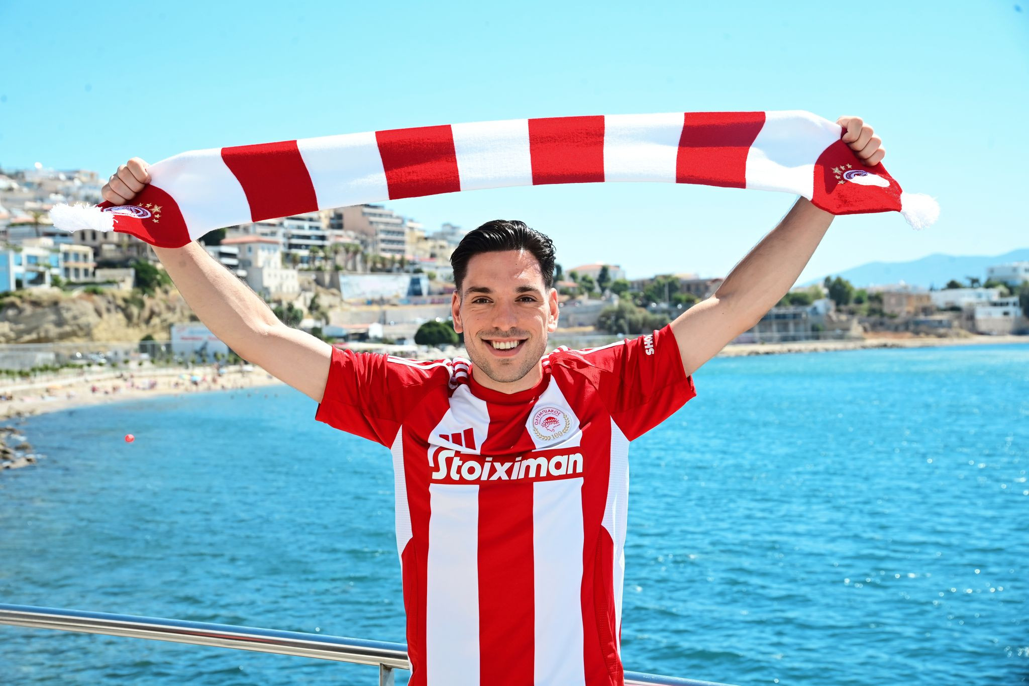 Ο Ολυμπιακός ανακοίνωσε την απόκτηση του Αθανασίου