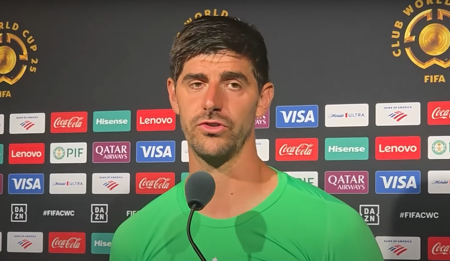 Εξω φρενών ο Κουρτουά με Τέμπας: «Δεν έχω δει κανέναν πρόεδρο να μιλάει έτσι»