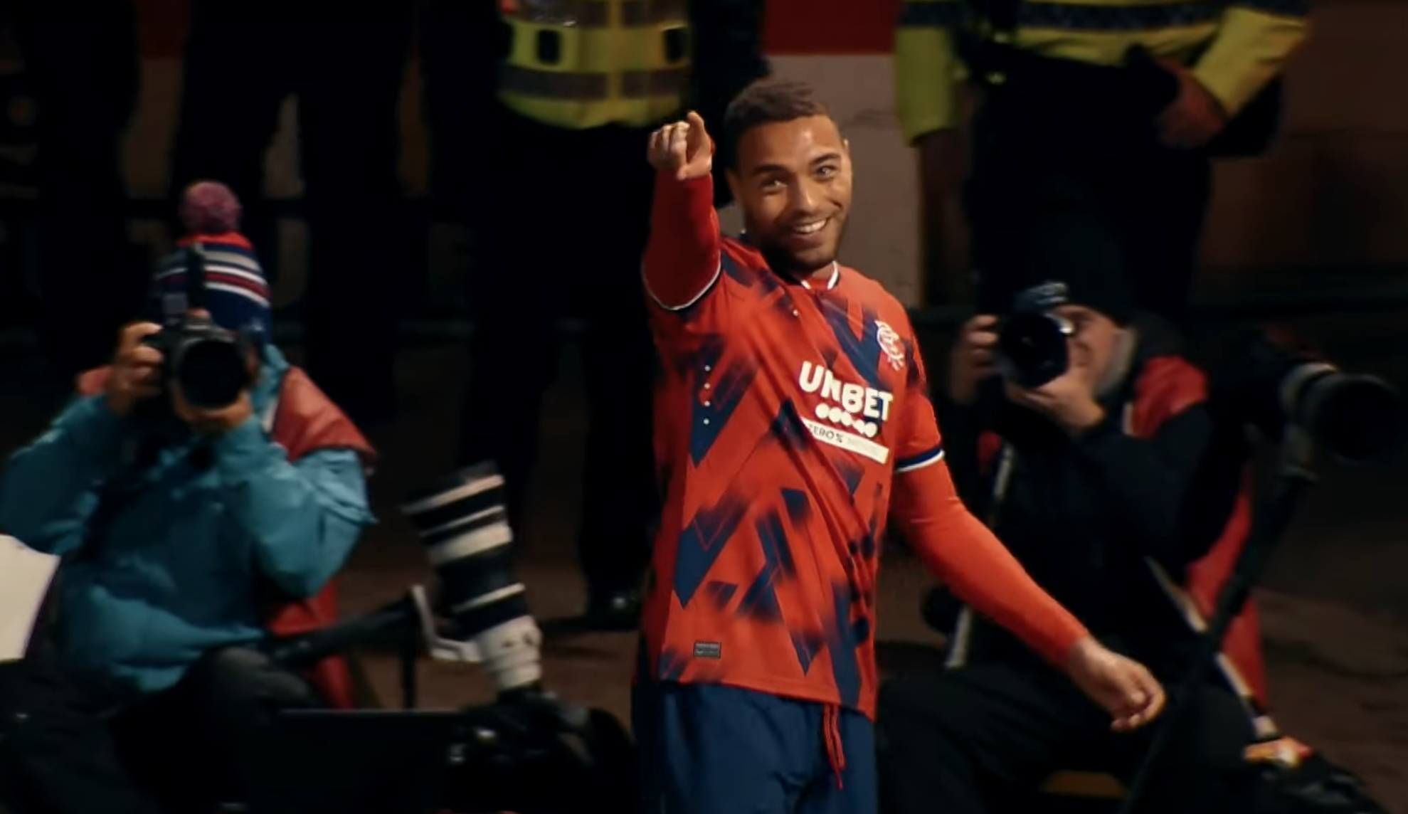 «Ο Ντέσερς επέστρεψε στη Γλασκώβη και πιέζει τη Ρέιντζερς»