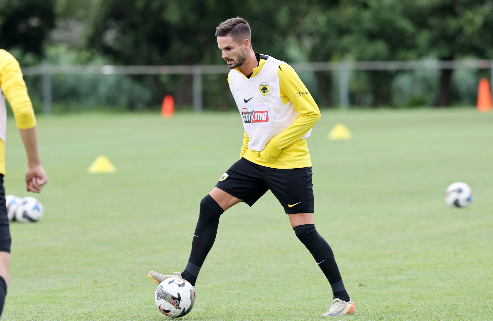 Ο Γκατσίνοβιτς δοκιμάστηκε ως αριστερό μπακ από τον Νίκολιτς