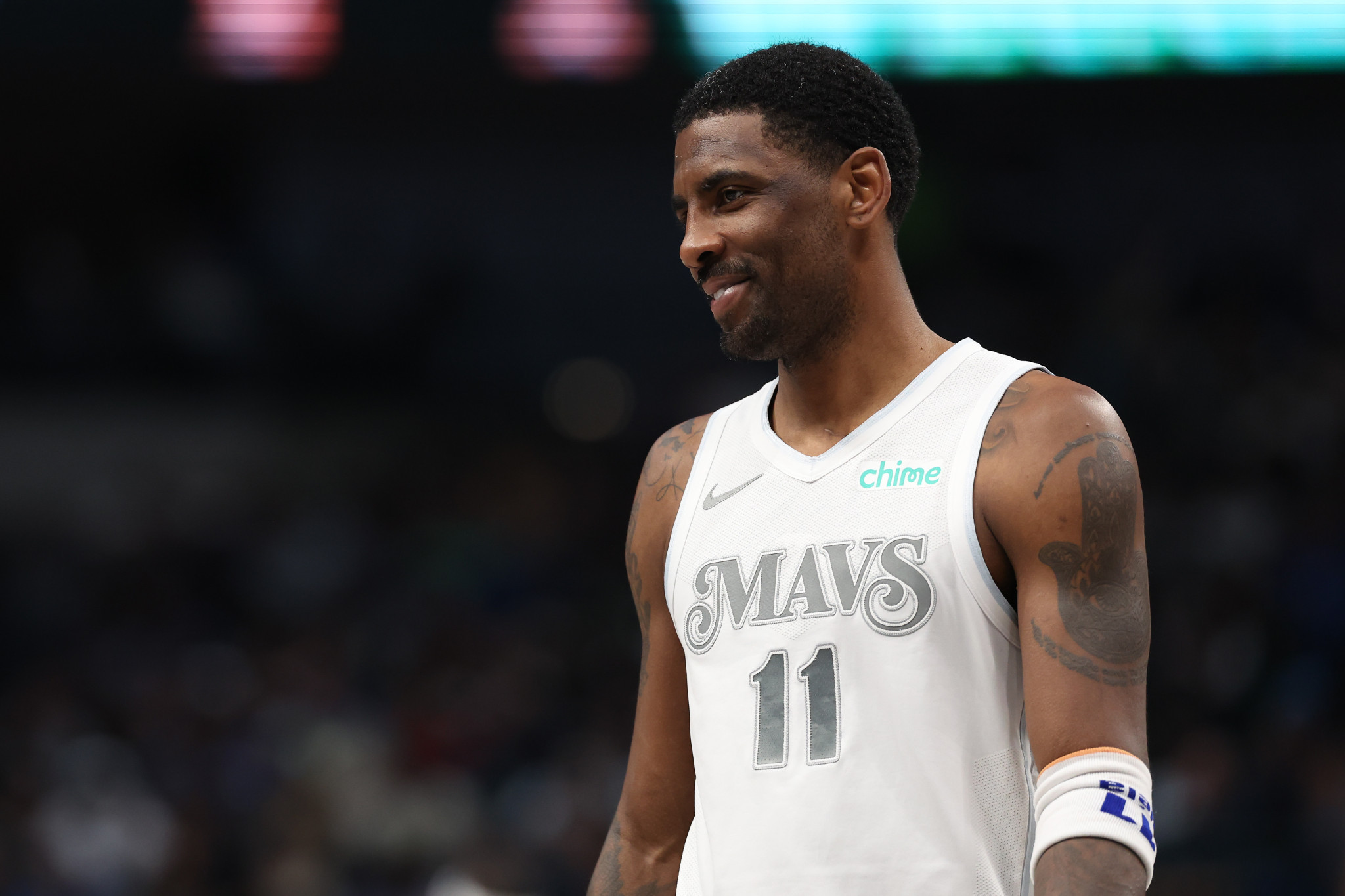 Ο Ίρβινγκ υπέγραψε νέο συμβόλαιο με τους Μάβερικς