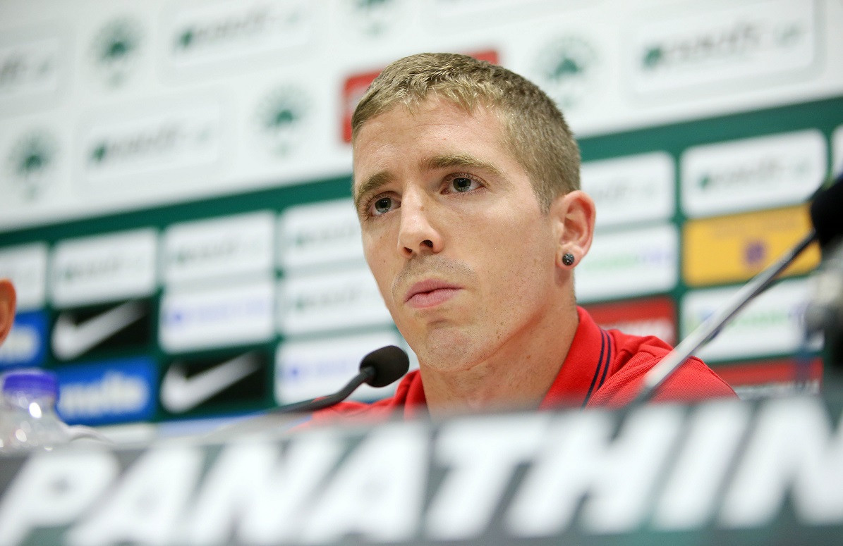 Ο Μουνιαΐν σταμάτησε το ποδόσφαιρο στα 32 του και έγινε προπονητής