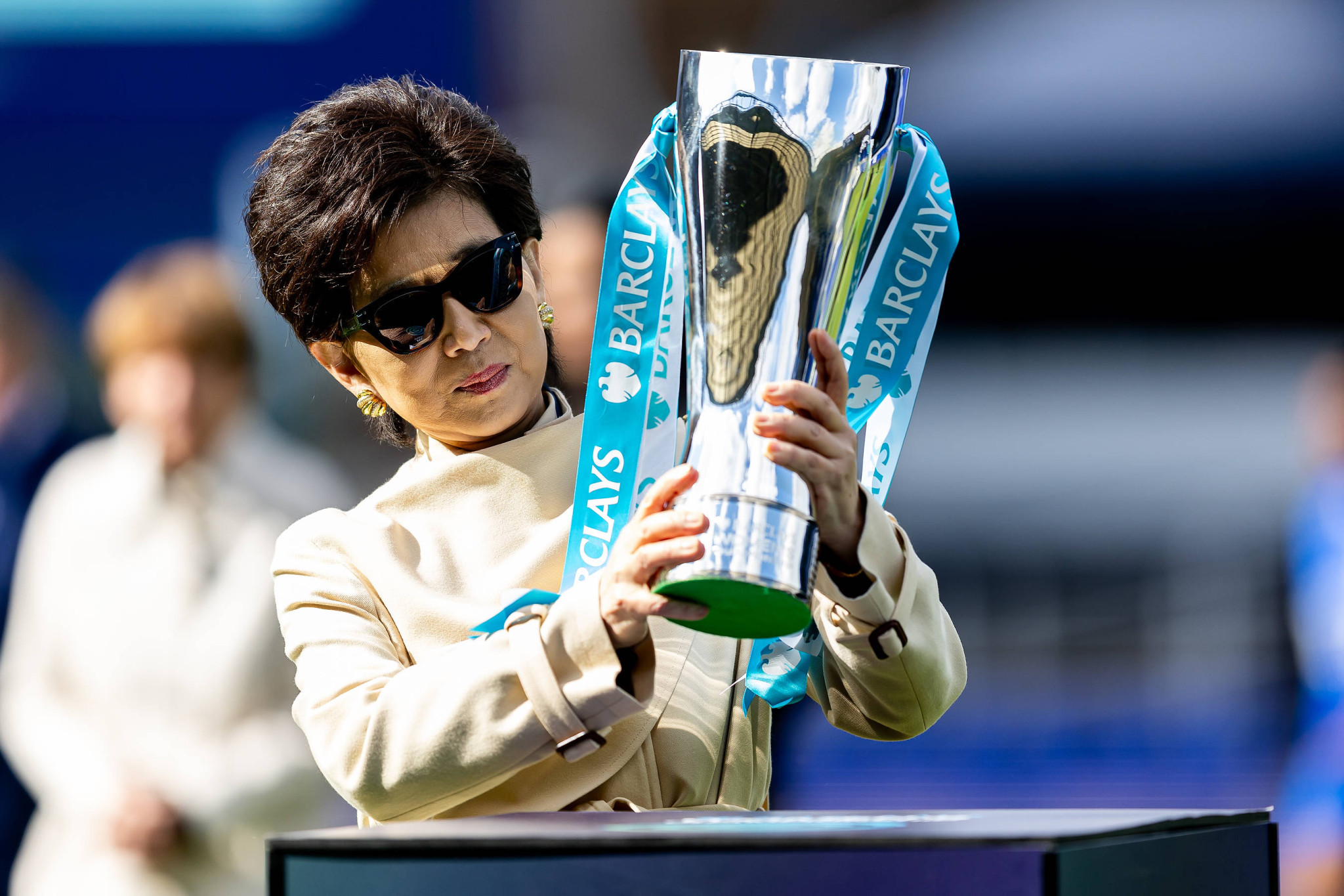 Φεμινίστρια, δισεκατομμυριούχος, φιλάνθρωπος - Ποια είναι η νέα πρόεδρος της Λιόν;