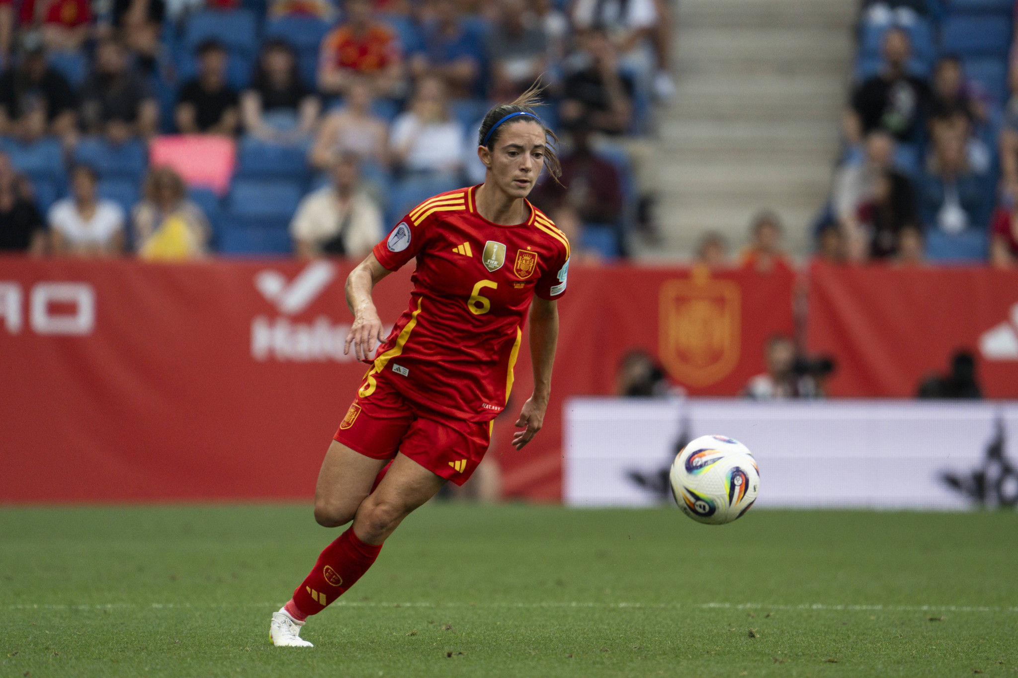 Σοκ για την Μπονματί: Υπέστη κάταγμα περόνης στην προπόνηση