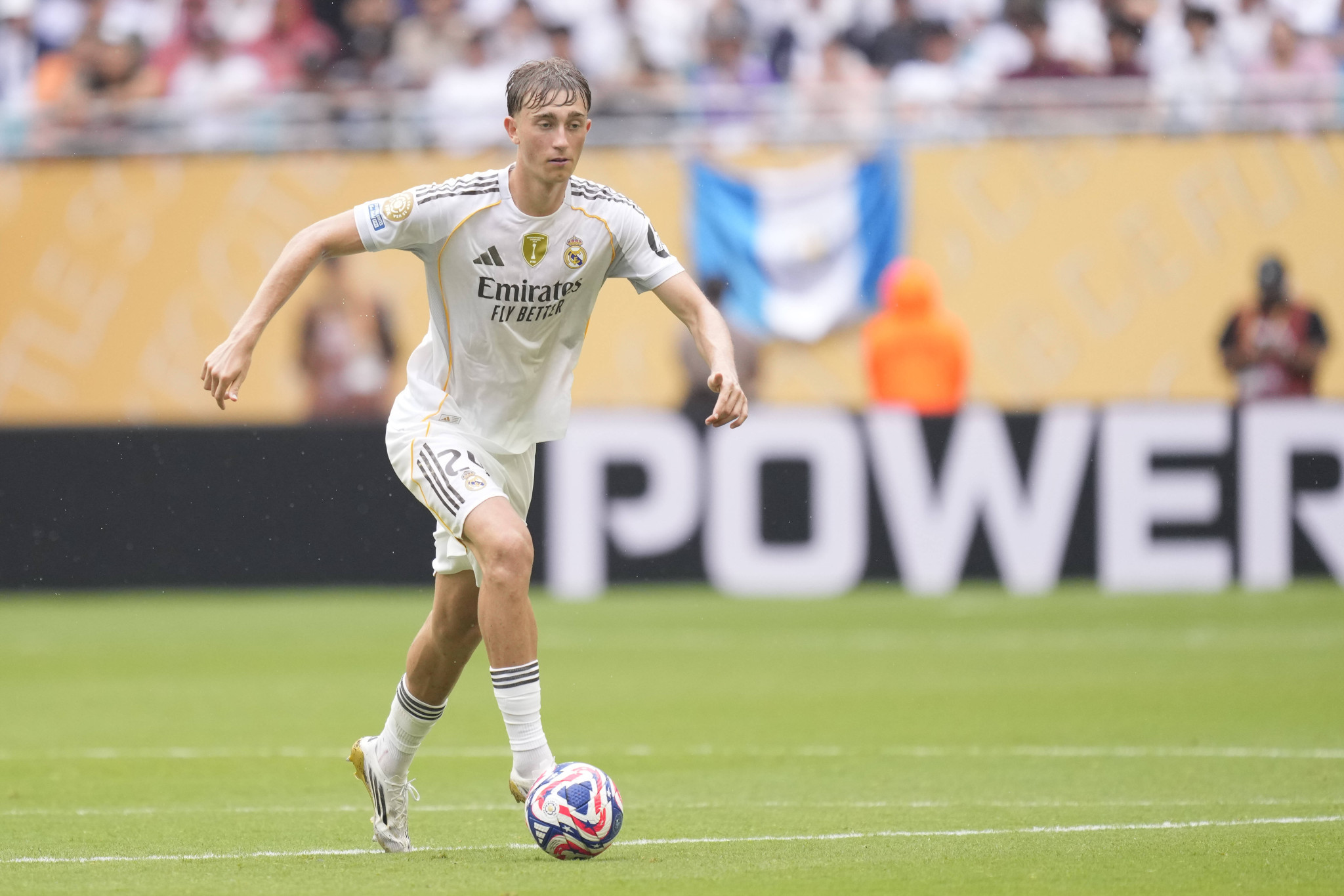 Ποιος Άρνολντ; Ο Χούισεν έχει ενθουσιάσει στις πρώτες του εμφανίσεις με τη Ρεάλ