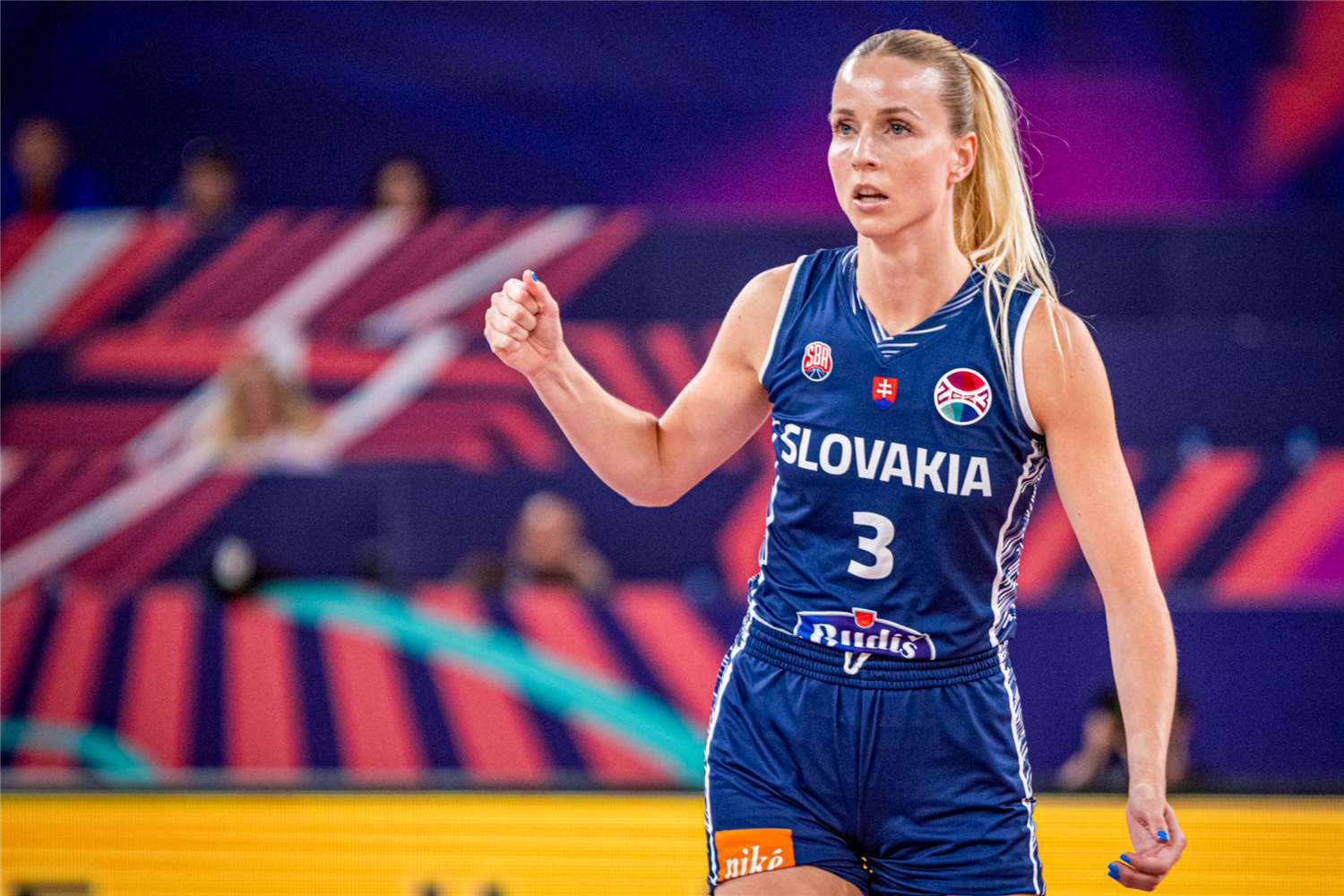 Η νέα σέντερ του Ολυμπιακού, Γιακούμπτσοβα, έχει κάνει μερικές από τις καλύτερες φωτογραφίσεις και μοιάζει με μοντέλο