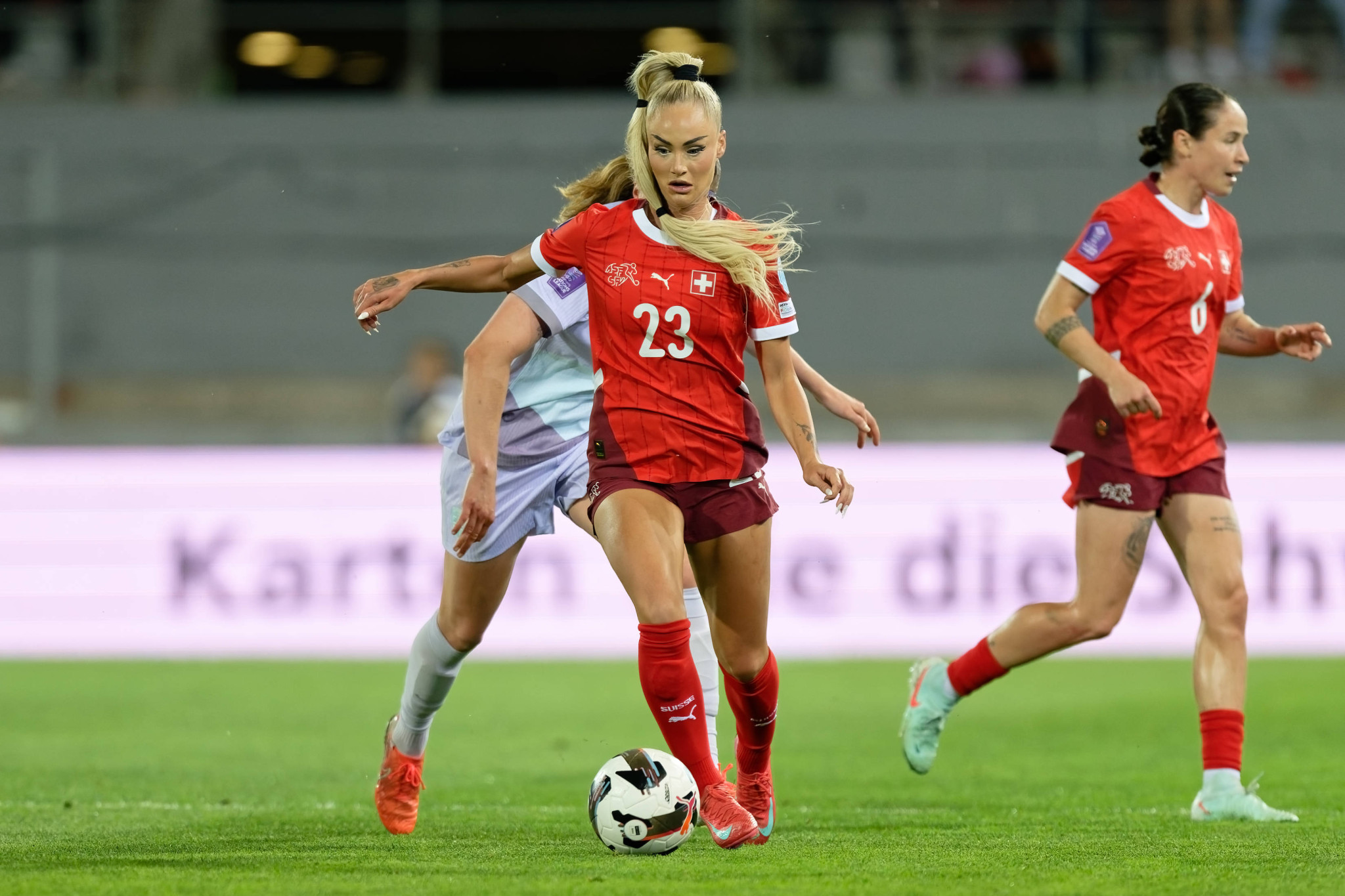 Η Εθνική γυναικών της Ελβετίας ηττήθηκε με 7-1 από τα αγόρια της Λουκέρνης