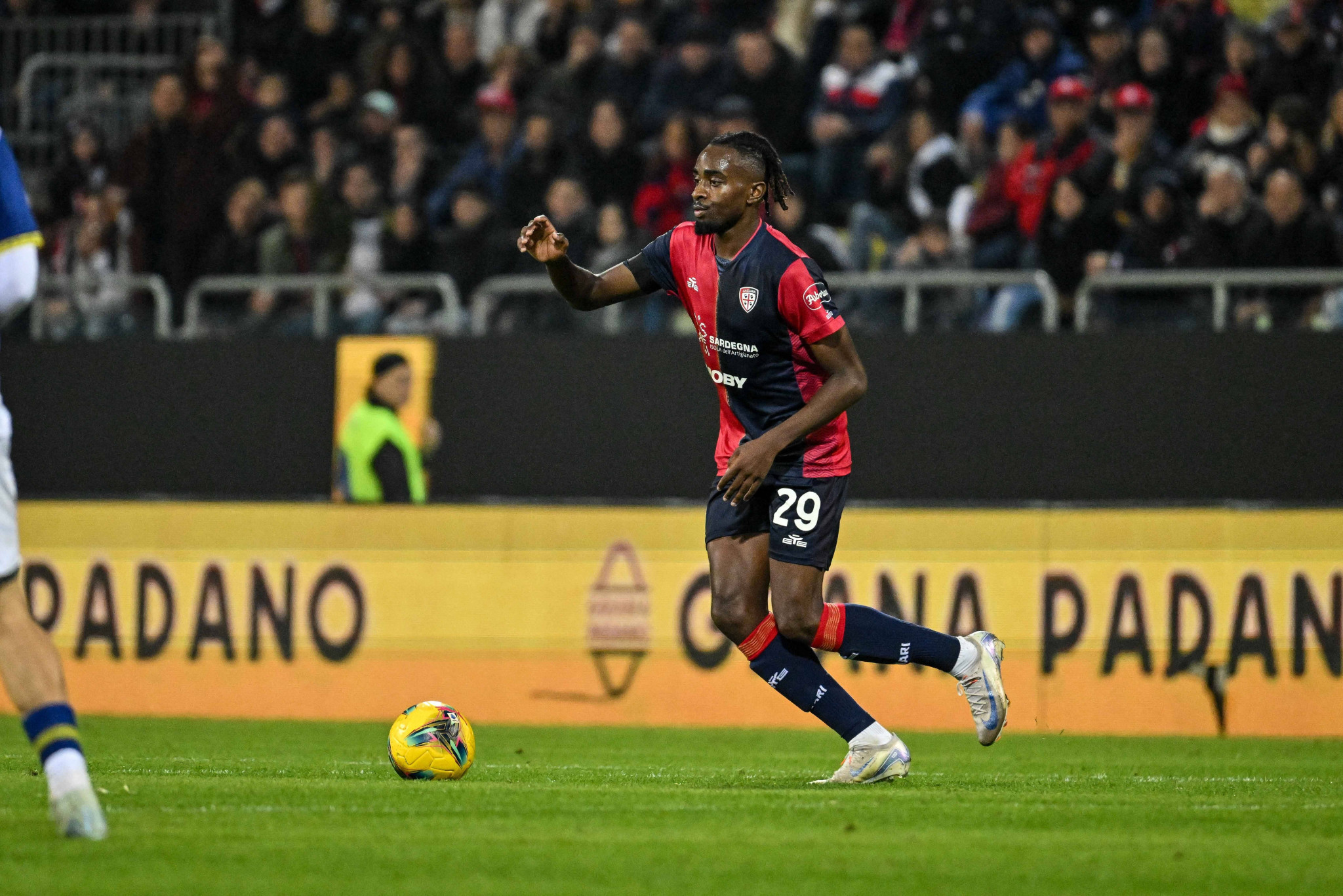 «Ο Παναθηναϊκός ενδιαφέρεται για τον Αντουάν Μακουμπού της Κάλιαρι» αναφέρει ο Ρομάνο