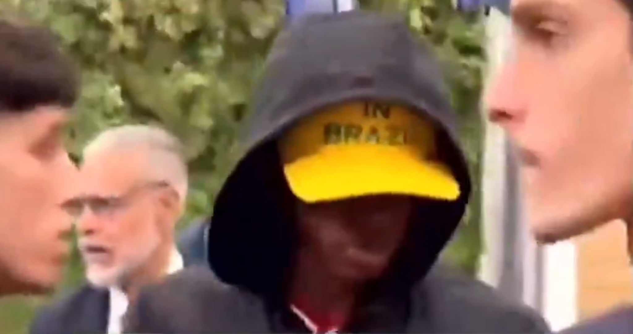 Γάλλοι οπαδοί την «έπεσαν» στον Γιαμάλ - «Μην το παίζεις Θεός, Ντεμπελέ για Χρυσή Μπάλα» (video)