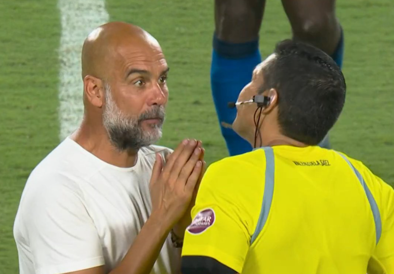 «Πλάκα κάνεις;» - Ο Γκουαρδιόλα την «έπεσε» στον διαιτητή για φάουλ που δεν δόθηκε (video)