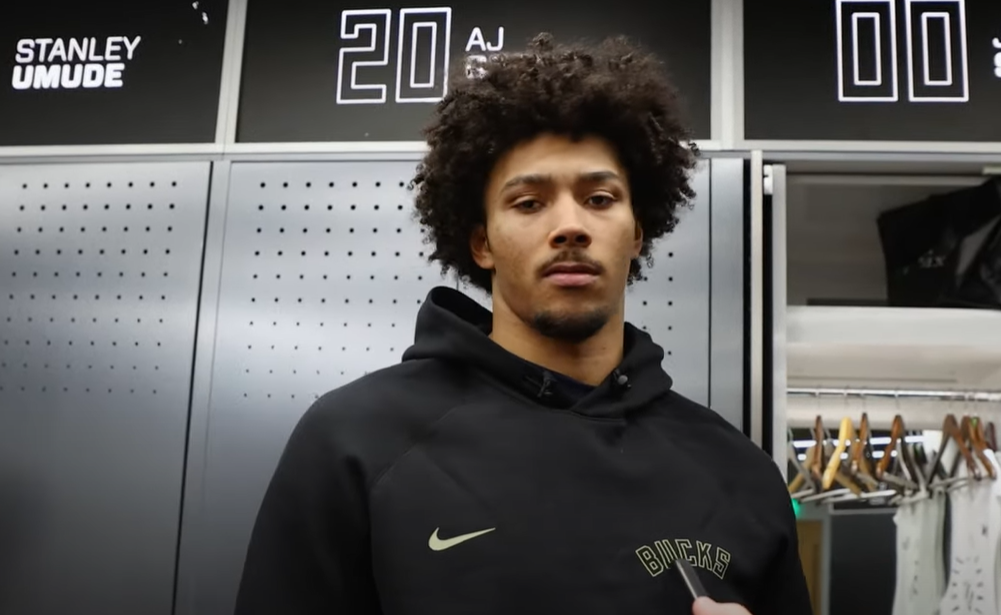 Ο Τζέρικο Σιμς μένει στο Μιλγουόκι με νέο διετές συμβόλαιο