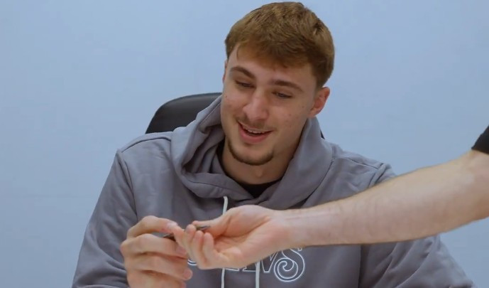 Μία υπογραφή εκατομμυρίων: Ο Κούπερ Φλαγκ είναι πλέον επίσημα NBAer (video)