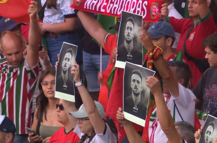 Ενός λεπτού σιγή στην μνήμη του Ζότα πριν τον αγώνα Πορτογαλία - Ισπανία στο Euro γυναικών (video)