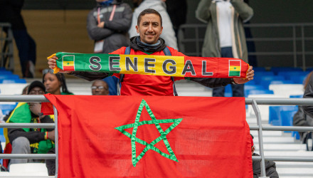 Η αγάπη θα παύσει για 90 λεπτά: Γιατί οι Σενεγαλέζοι και οι Μαροκινοί υποστηρίζουν ο ένας τον άλλον;