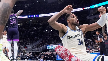 Απίστευτο σκηνικό στο Μιλγουόκι: Οι φίλοι των Μπακς αποδοκίμασαν την ομάδα κι ο Γιάννης τους γιούχαρε πίσω! (video)