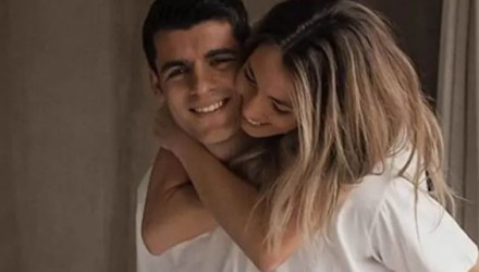 «Με πήρε τηλέφωνο κλαίγοντας» - Ξέσπασε η σύζυγος διάσημου παίκτη για το ερωτικό τρίγωνο στον γάμο τους