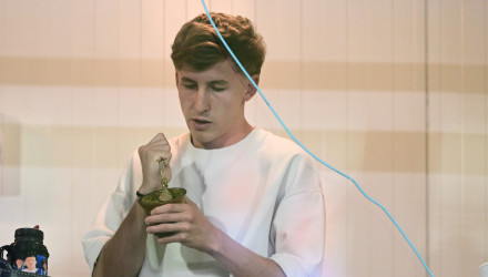 Ο Αντίνο πίνει μάτε στο Περιστέρι - Τι περιέχει το παραδοσιακό ρόφημα (video)