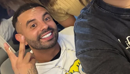 Απίστευτη, αλλά αληθινή ιστορία - Ο γνωστός ποδοσφαιριστής είναι 33 ετών και η κόρη του 22 (photos)