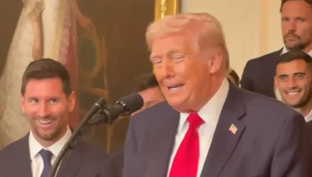 Το viral της χρονιάς - Η αντίδραση του Μέσι όταν ο Τραμπ ανέφερε τον Κριστιάνο (video)