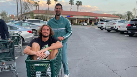 Ο Τζόκοβιτς πήγε για ψώνια και αγόρασε... Τσιτσιπά! (photo)