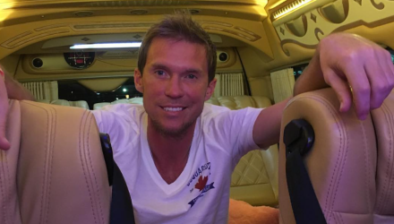 «Έβαζε αλκοόλ στο μπουκάλι του ισοτονικού και έπινε στον πάγκο» - Σοκάρει η αποκάλυψη για πρώην σταρ του ποδοσφαίρου